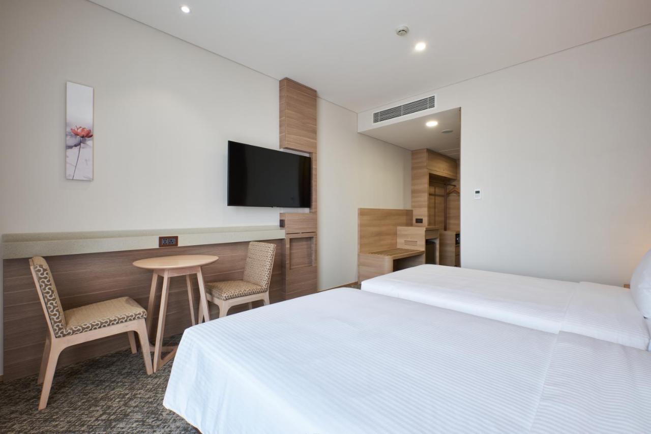 Готель Sotetsu Grand Fresa Saigon 相鉄グランドフレッサ サイゴン Хошимін Екстер'єр фото